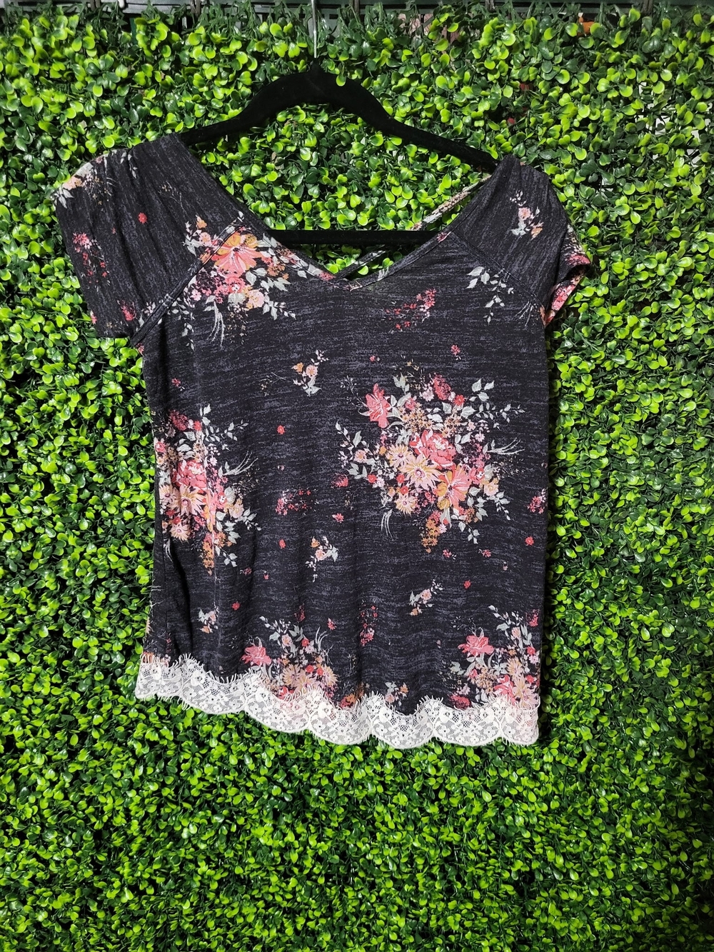 Rewind Black Floral Short-Sleeve Top with White Lace Trim